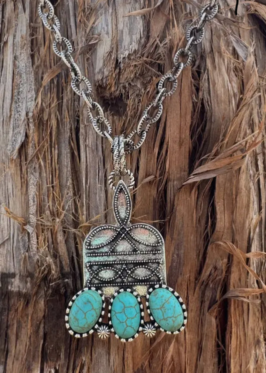 BOOT OUTLINE NECKLACE