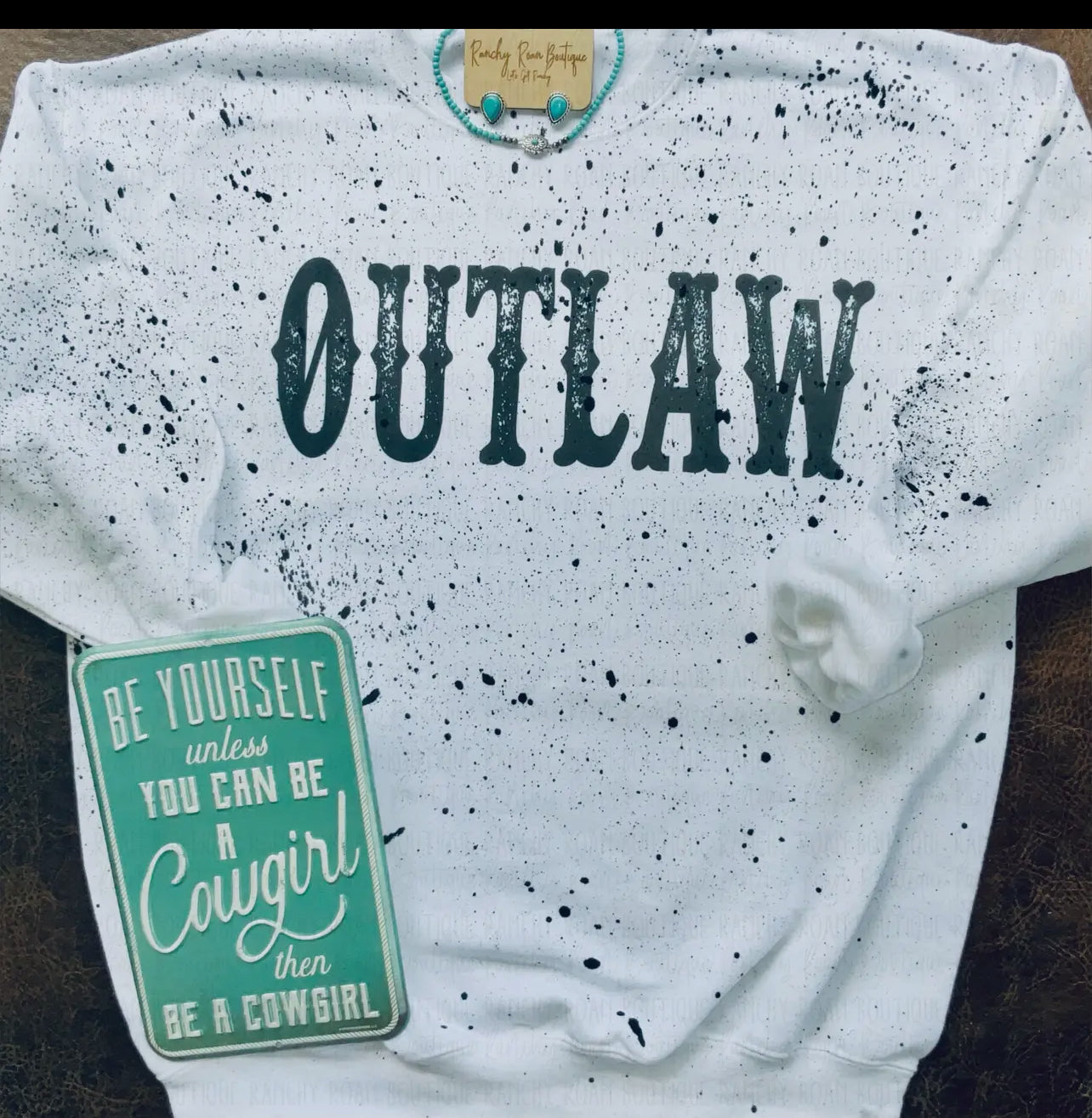 OUTLAW CREWNECK